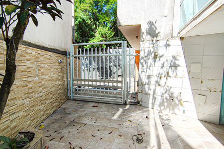 Casa de condomínio à venda com 350m², 4 quartos e 2 vagasentrada