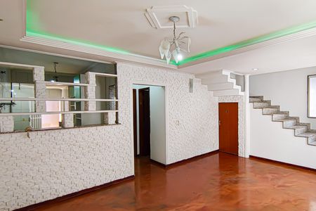 Casa de condomínio à venda com 350m², 4 quartos e 2 vagasSala