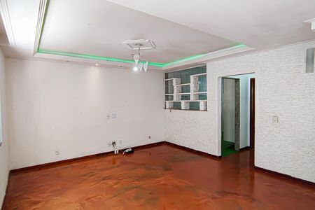 Casa de condomínio à venda com 350m², 4 quartos e 2 vagasSala