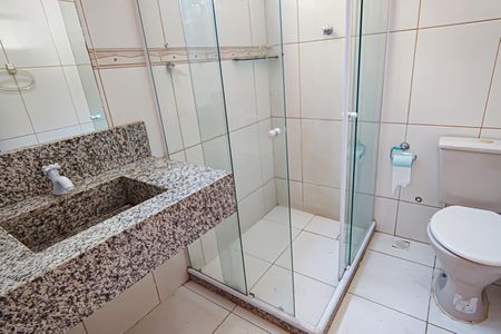 Casa de condomínio à venda com 350m², 4 quartos e 2 vagas banheiro suíte 2