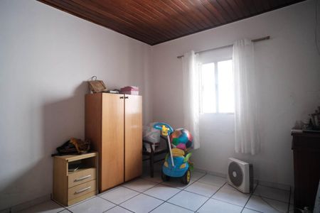 Casa à venda com 60m², 2 quartos e 6 vagasQuarto 2