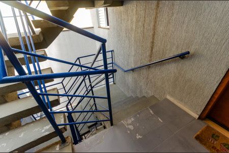 Apartamento para alugar com 55m², 2 quartos e 1 vagaEscada externa