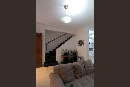 Casa de condomínio à venda com 190m², 2 quartos e 1 vaga Casa de condomínio à venda com 190m², 2 quartos e 1 vagaSala