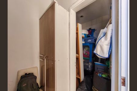 Apartamento à venda com 74m², 2 quartos e 1 vaga Apartamento à venda com 74m², 2 quartos e 1 vagaQuarto de Serviço