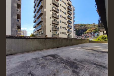 Apartamento à venda com 74m², 2 quartos e 1 vaga Apartamento à venda com 74m², 2 quartos e 1 vagaÁrea comum - Playground