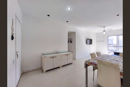 Apartamento à venda com 74m², 2 quartos e 1 vaga Apartamento à venda com 74m², 2 quartos e 1 vagaSala
