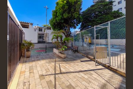 Apartamento à venda com 74m², 2 quartos e 1 vaga Apartamento à venda com 74m², 2 quartos e 1 vagaÁrea comum - Piscina