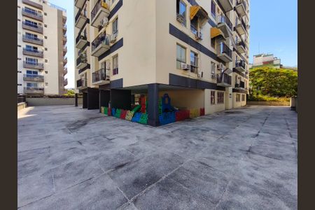 Apartamento à venda com 74m², 2 quartos e 1 vaga Apartamento à venda com 74m², 2 quartos e 1 vagaÁrea comum - Playground
