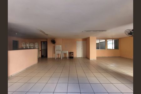 Apartamento à venda com 74m², 2 quartos e 1 vaga Apartamento à venda com 74m², 2 quartos e 1 vagaÁrea comum - Salão de festas