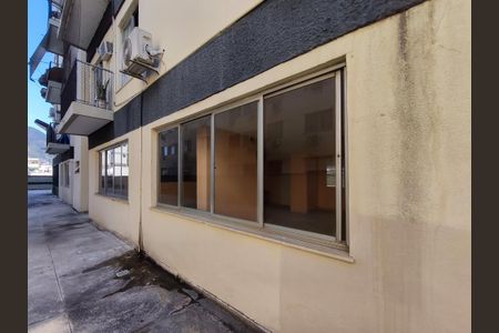 Apartamento à venda com 74m², 2 quartos e 1 vaga Apartamento à venda com 74m², 2 quartos e 1 vagaÁrea comum - Salão de festas