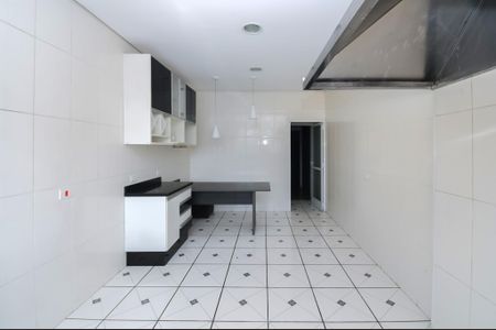 Casa à venda com 231m², 3 quartos e 3 vagasCozinha - Armários