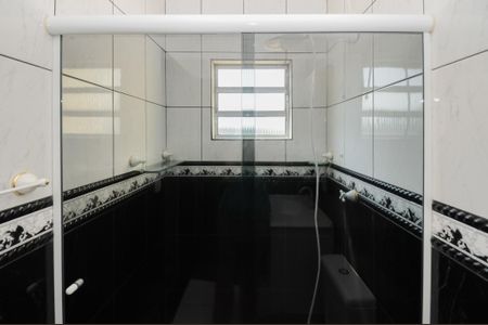 Casa à venda com 231m², 3 quartos e 3 vagasBanheiro da Suíte 2