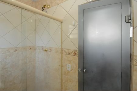 Casa à venda com 231m², 3 quartos e 3 vagasBanheiro da Suíte 1