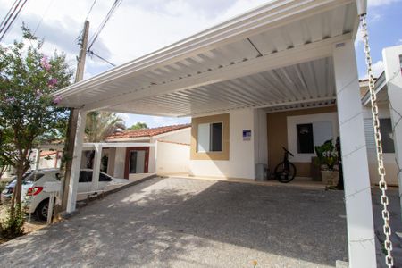 Casa de condomínio para alugar com 90m², 3 quartos e 2 vagasFachada Casa