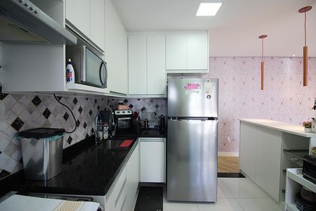 Apartamento à venda com 73m², 2 quartos e 2 vagasCozinha 