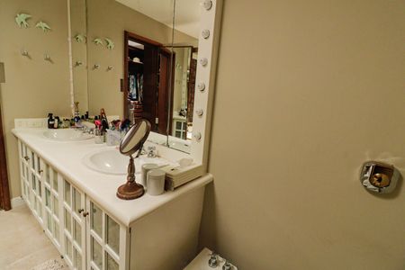 Apartamento à venda com 381m², 3 quartos e 3 vagasBanheiro do Quarto 1