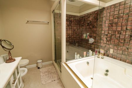 Apartamento à venda com 381m², 3 quartos e 3 vagasBanheiro do Quarto 1