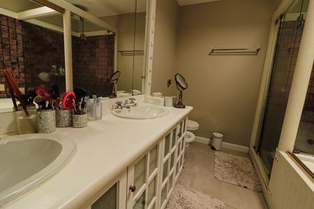 Apartamento à venda com 381m², 3 quartos e 3 vagasBanheiro do Quarto 1