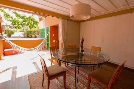 Apartamento à venda com 381m², 3 quartos e 3 vagasVaranda da Sala