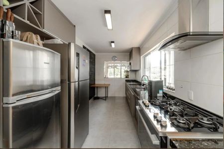 Casa à venda com 300m², 3 quartos e 5 vagas