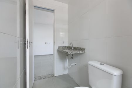 Apartamento para alugar com 50m², 2 quartos e sem vaga Apartamento para alugar com 50m², 2 quartos e sem vagaBanheiro