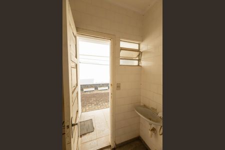 Casa à venda com 400m², 3 quartos e 3 vagas Casa à venda com 400m², 3 quartos e 3 vagasBanheiro de Serviço