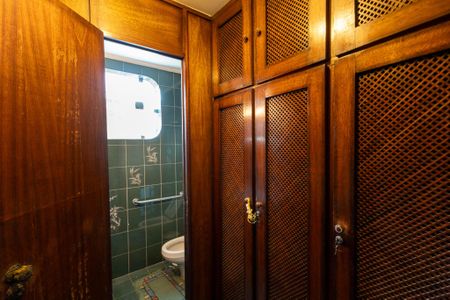 Casa à venda com 400m², 3 quartos e 3 vagas Casa à venda com 400m², 3 quartos e 3 vagasLavabo