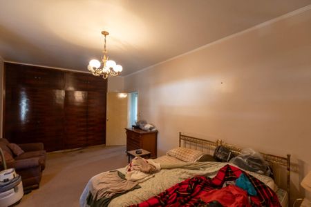 Casa à venda com 400m², 3 quartos e 3 vagas Casa à venda com 400m², 3 quartos e 3 vagasQuarto 2