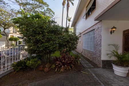 Casa à venda com 400m², 3 quartos e 3 vagas Casa à venda com 400m², 3 quartos e 3 vagasGaragem