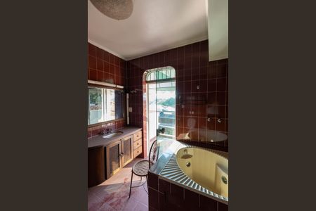 Casa à venda com 400m², 3 quartos e 3 vagas Casa à venda com 400m², 3 quartos e 3 vagasBanheiro da Suíte 1