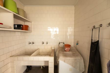 Casa à venda com 400m², 3 quartos e 3 vagas Casa à venda com 400m², 3 quartos e 3 vagasÁrea de Serviço