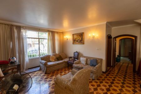 Casa à venda com 400m², 3 quartos e 3 vagas Casa à venda com 400m², 3 quartos e 3 vagasSala de Estar