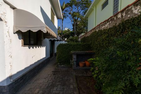 Casa à venda com 400m², 3 quartos e 3 vagas Casa à venda com 400m², 3 quartos e 3 vagasQuintal