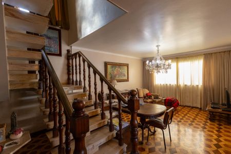 Casa à venda com 400m², 3 quartos e 3 vagas Casa à venda com 400m², 3 quartos e 3 vagasSala de jantar