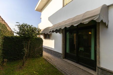 Casa à venda com 400m², 3 quartos e 3 vagas Casa à venda com 400m², 3 quartos e 3 vagasQuintal