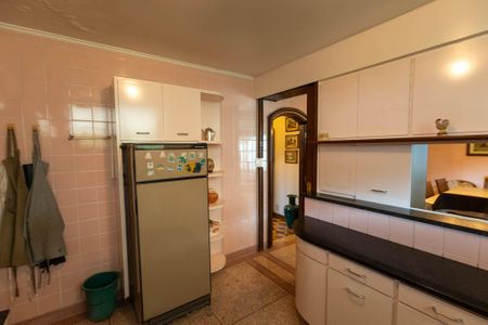 Casa à venda com 400m², 3 quartos e 3 vagas Casa à venda com 400m², 3 quartos e 3 vagasCozinha