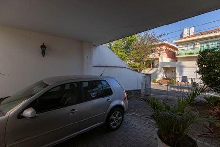Casa à venda com 400m², 3 quartos e 3 vagas Casa à venda com 400m², 3 quartos e 3 vagasGaragem