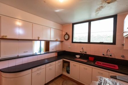 Casa à venda com 400m², 3 quartos e 3 vagas Casa à venda com 400m², 3 quartos e 3 vagasCozinha