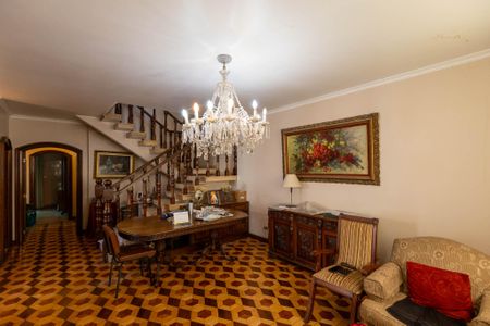 Casa à venda com 400m², 3 quartos e 3 vagas Casa à venda com 400m², 3 quartos e 3 vagasSala de jantar