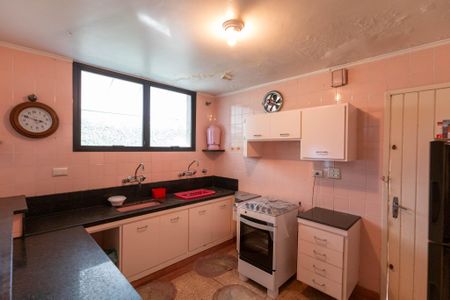 Casa à venda com 400m², 3 quartos e 3 vagas Casa à venda com 400m², 3 quartos e 3 vagasCozinha