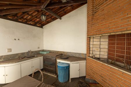 Casa à venda com 400m², 3 quartos e 3 vagas Casa à venda com 400m², 3 quartos e 3 vagasChurrasqueira