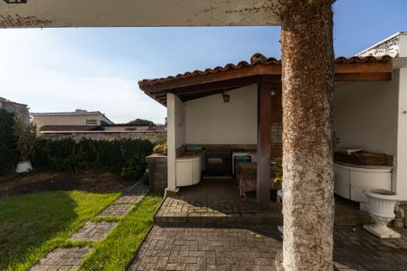 Casa à venda com 400m², 3 quartos e 3 vagas Casa à venda com 400m², 3 quartos e 3 vagasQuintal