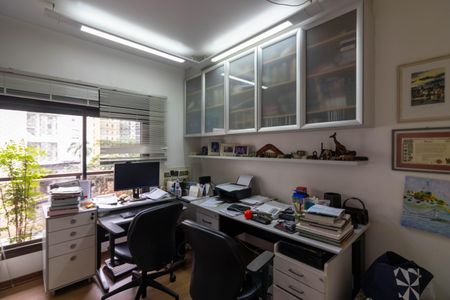 Apartamento à venda com 217m², 3 quartos e 3 vagasEscritório