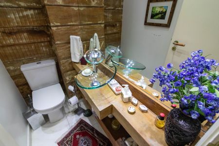 Apartamento à venda com 217m², 3 quartos e 3 vagasLavabo