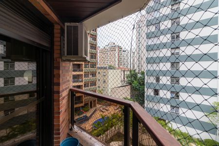 Apartamento à venda com 217m², 3 quartos e 3 vagasVaranda da Suíte 2