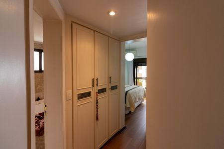 Apartamento à venda com 217m², 3 quartos e 3 vagasCorredor