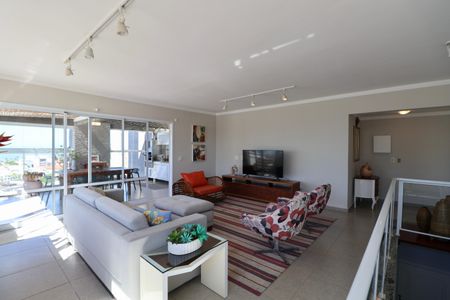 Apartamento para alugar com 235m², 3 quartos e 3 vagas Apartamento para alugar com 235m², 3 quartos e 3 vagasSala