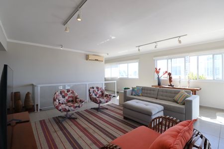 Apartamento para alugar com 235m², 3 quartos e 3 vagas Apartamento para alugar com 235m², 3 quartos e 3 vagasSala