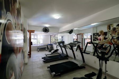 Apartamento para alugar com 235m², 3 quartos e 3 vagas Apartamento para alugar com 235m², 3 quartos e 3 vagasÁrea comum - Academia