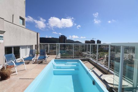 Apartamento para alugar com 235m², 3 quartos e 3 vagas Apartamento para alugar com 235m², 3 quartos e 3 vagasVaranda - Piscina